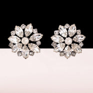 WEISS Ohrclips mit stark glitzernden Strasssteinen