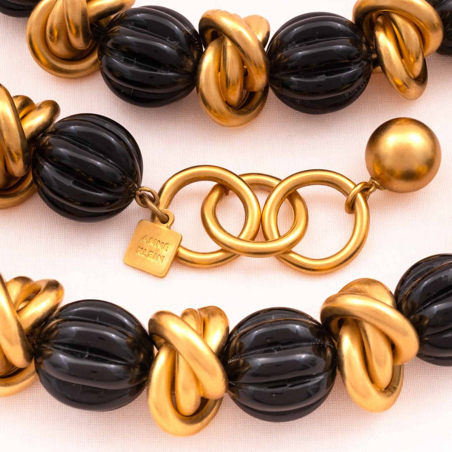 Anne-Klein-1990er-Halskette-matt-vergoldet-schwarze-Perlen-