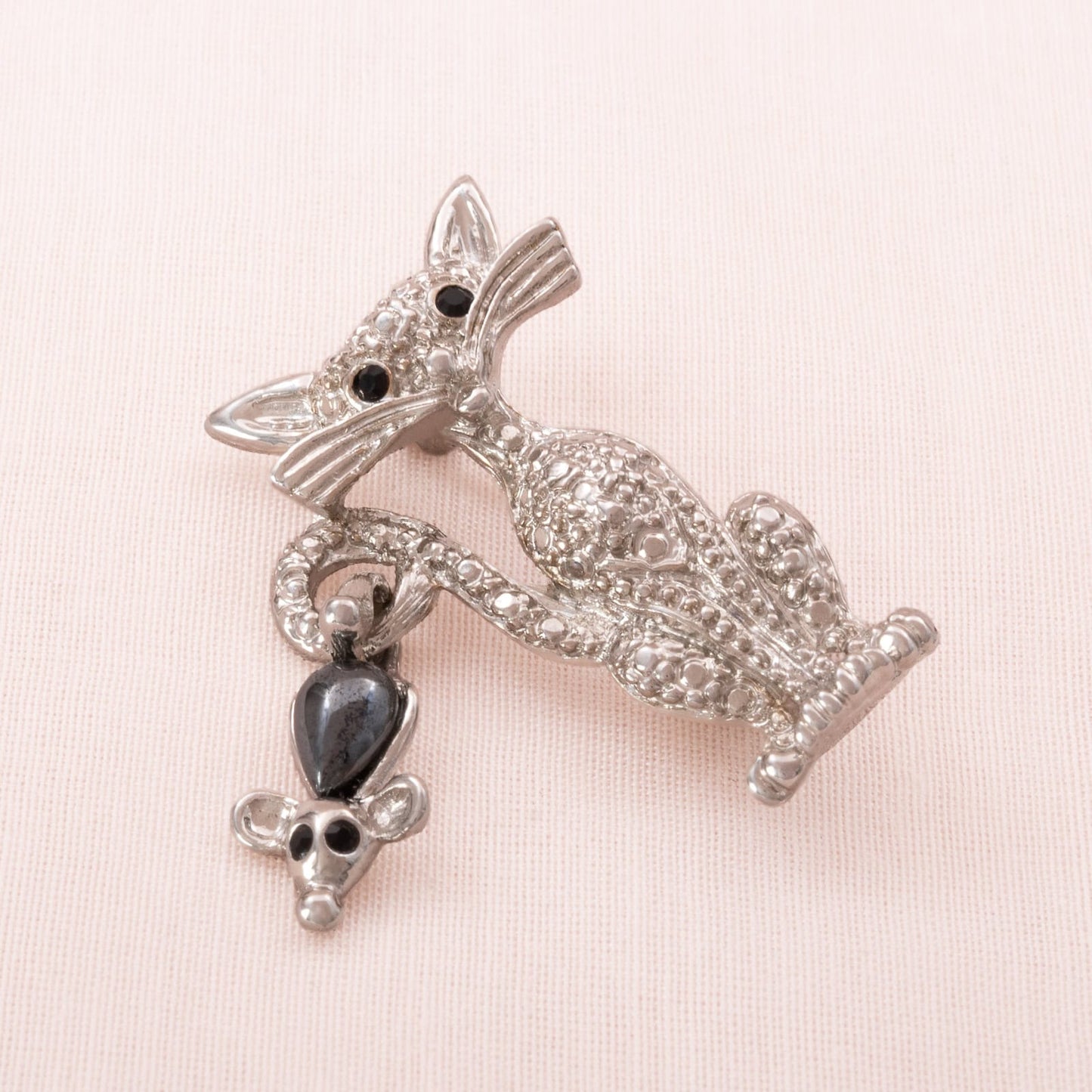 Katzen-Brosche-Strass-verziert-mit-baumelnder-Maus