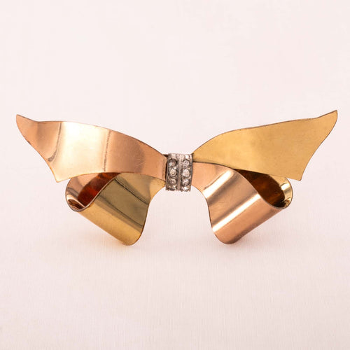 Vintage bow brooch from the 1940s