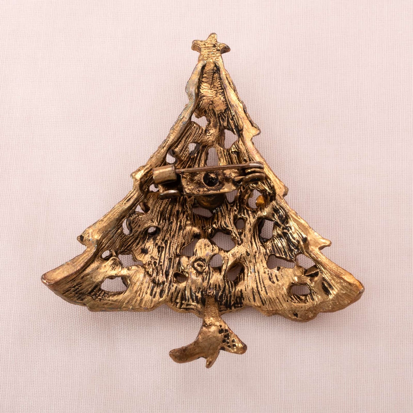 Weihnachtsbaum-Brosche-goldfarbene-Rückseite