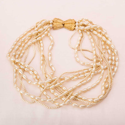 Carolee-zehnreihige-Windsor-Perlenkette-Schleifen-Verschluss-70er-Jahre