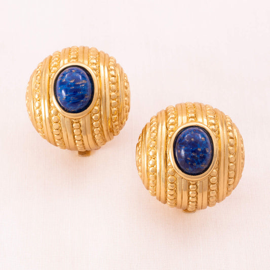 Christian-Dior-Ohrclips-vergoldete-Striefenstruktur-Lapislazuli-Cabochon