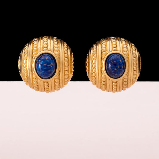 Christian-Dior-Ohrclips-vergoldete-Striefenstruktur-Lapislazuli-Cabochon