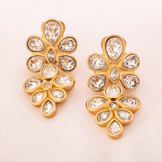 Christian-Dior-Ohrclips-Hänger-aus-Kristallen-in-Tropfenform