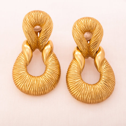 Christian-Dior-große-klobige-Ohrclips-vergoldet