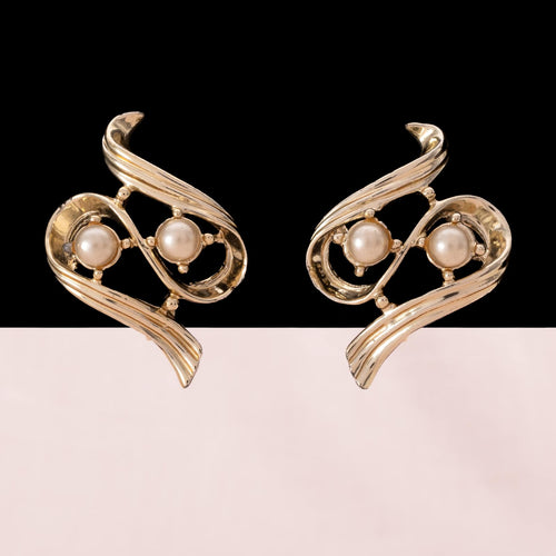 CORO curved ear clips with pearls