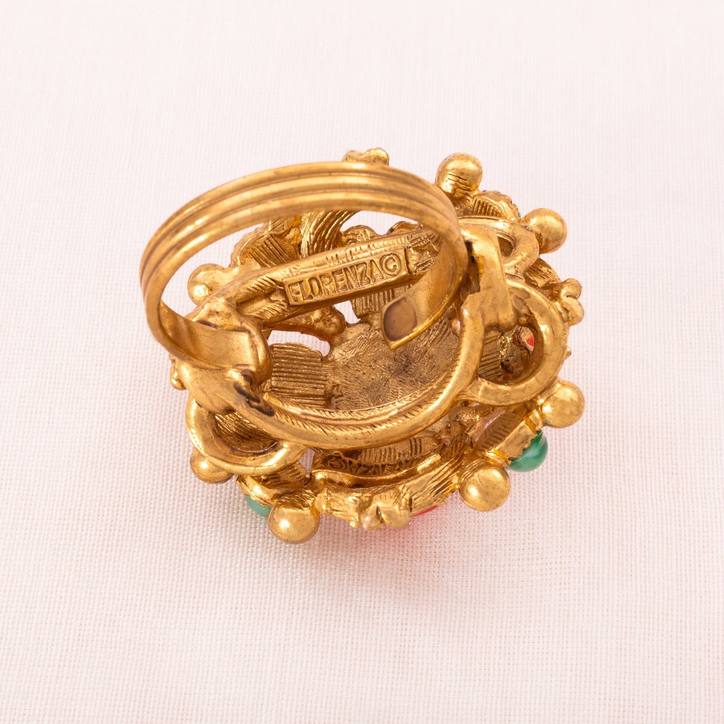 Florenza-Ring-Antik-Revival-Style-vergoldete-Rückseite-Signatur