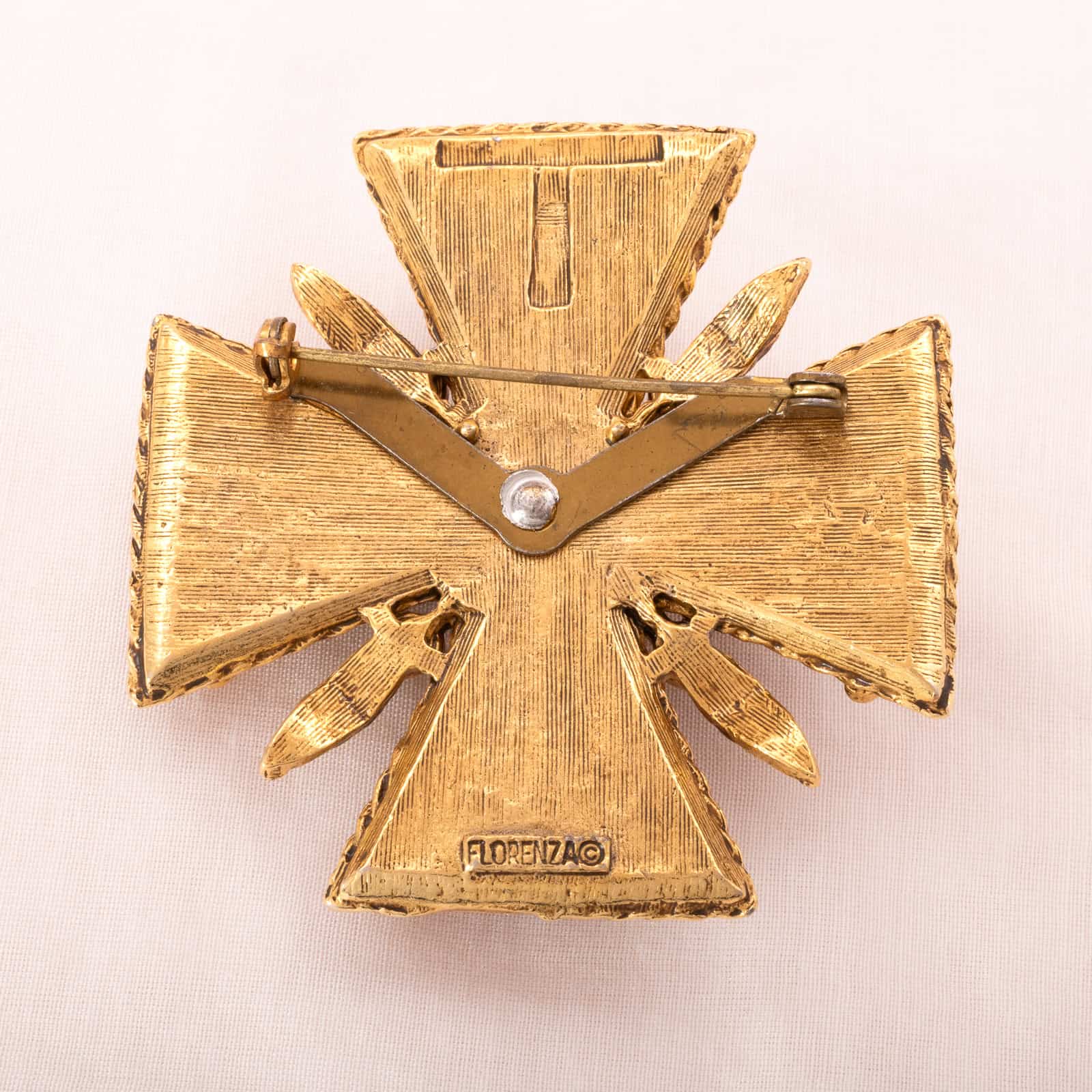 Florenza-große-Brosche-vergoldetes-Malteserkreuz-Rückseite-Signatur