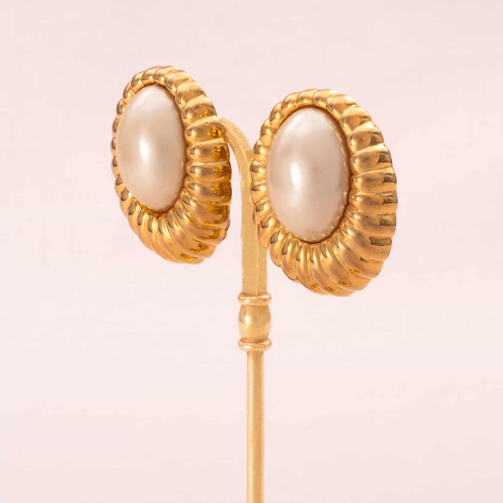 Givenchy hot sale pearl earrings