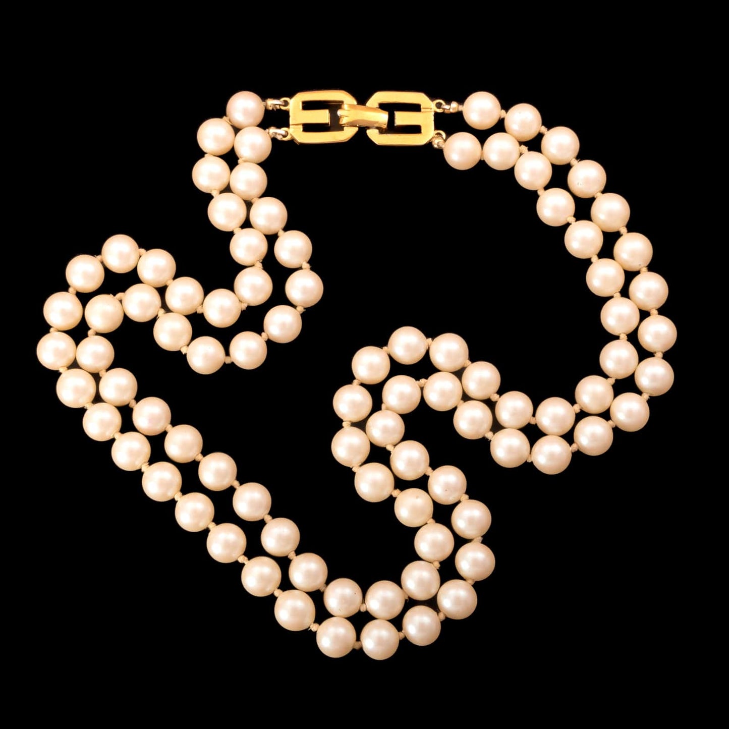 Givenchy-doppelreihige-Perlenkette-vergoldeter-Verschluss