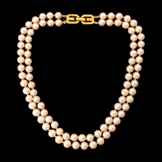 Givenchy-doppelreihige-Perlenkette-vergoldeter-Verschluss