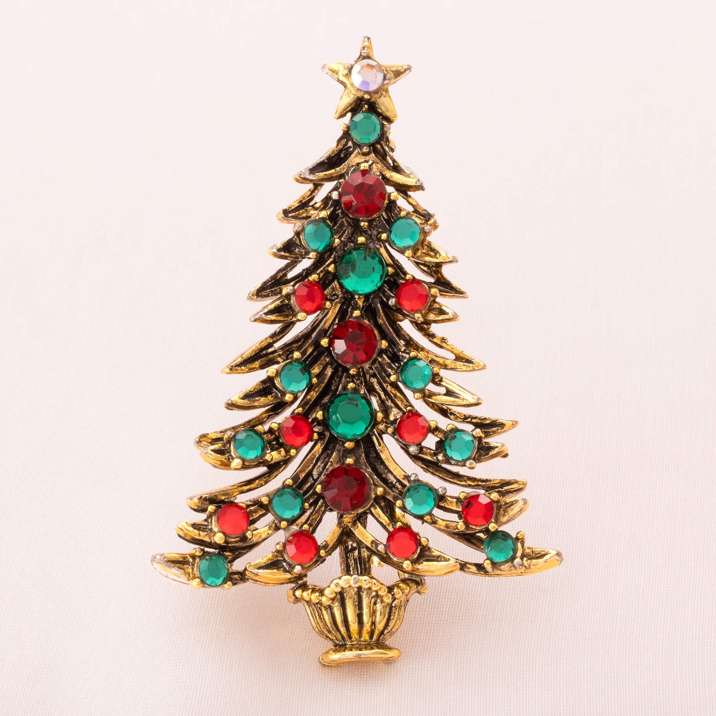 Hollycraft-Weihnachtsbaum-Brosche-mit-grünen-und-roten-Strasssteinen