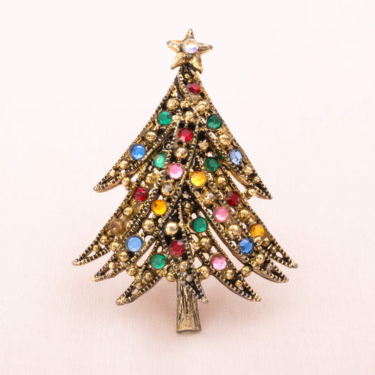 Hollycraft-Weihnachtsbaum-Brosche-mit-bunten-Strasssteinen-geschmückt