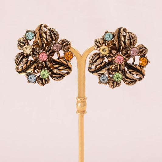 Karu-florale-Ohrclips-pastellfarbene-Strasssteine