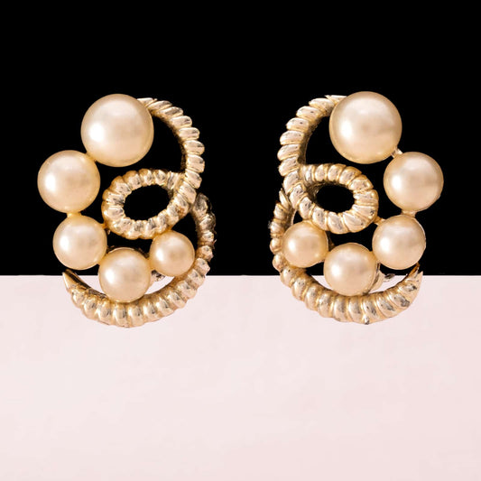 Marvella-Vintage-Ohrclips-mit-graduierten-Perlen-schwungvoll-verziert
