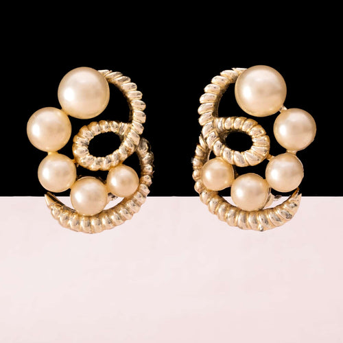 MARVELLA curved pearl ear clips