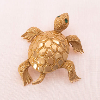 Monet-Schildkröten-Brosche-vergoldet-grüne-Strassaugen