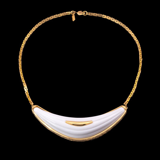 Monet-Halskette-vergoldete-Bostonkette-mit-weißem-Bogenanhänger
