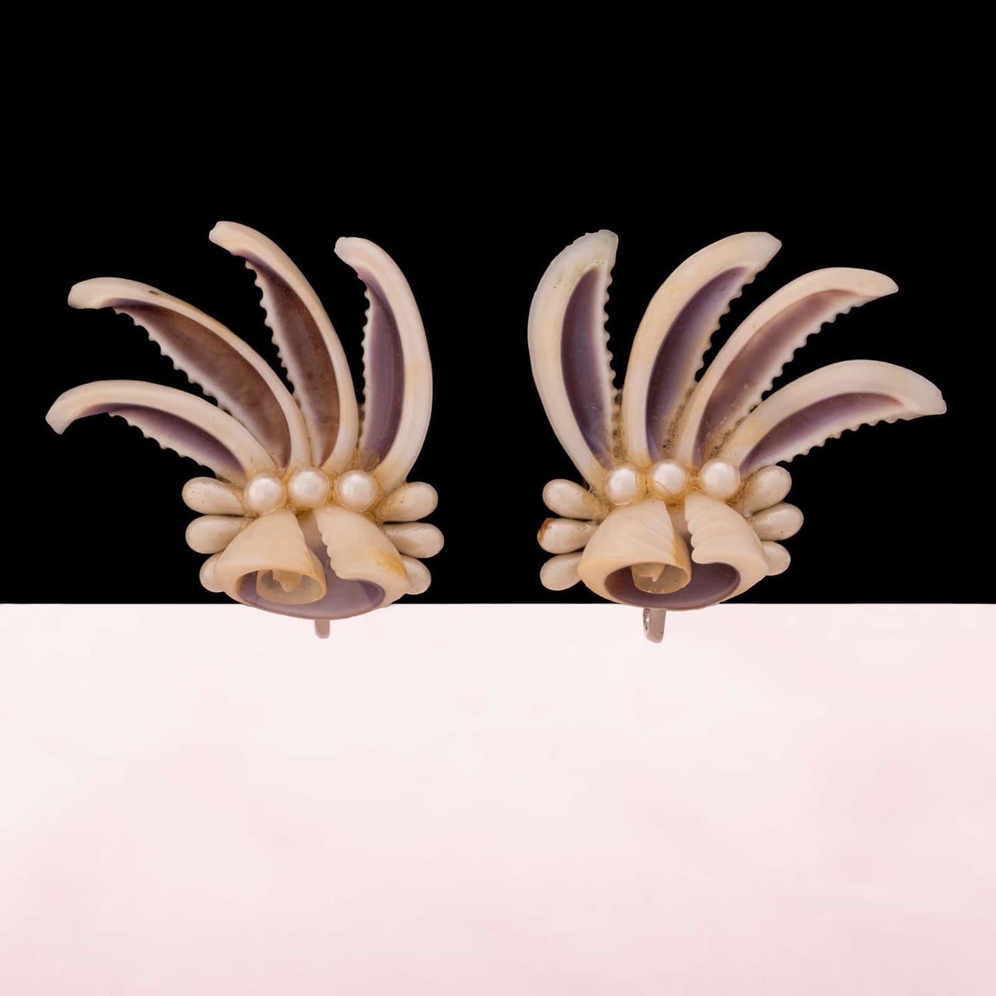 Muschel-Ohrringe-1940er-handgefertigt-Perlen-verziert