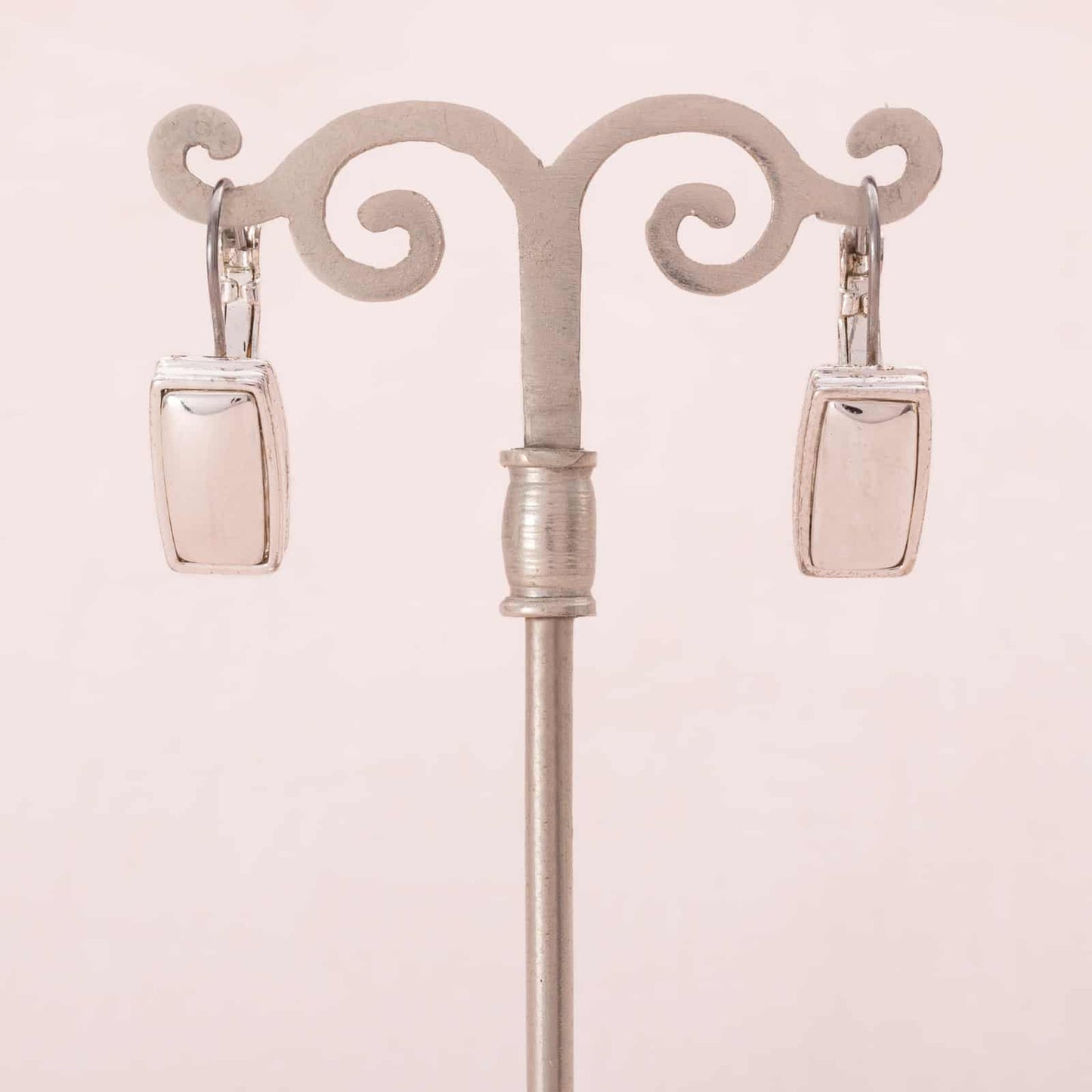 Napier-silberfarbene-Ohrringe-rechteckige-Hänger