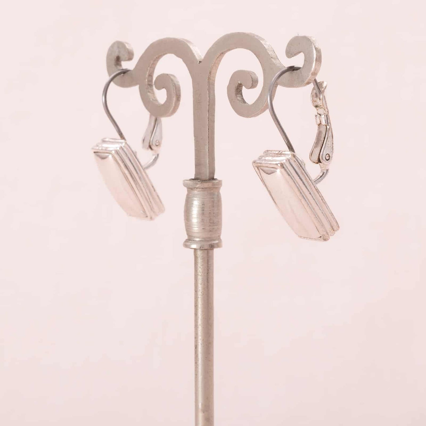 Napier-silberfarbene-Ohrringe-rechteckige-Hänger