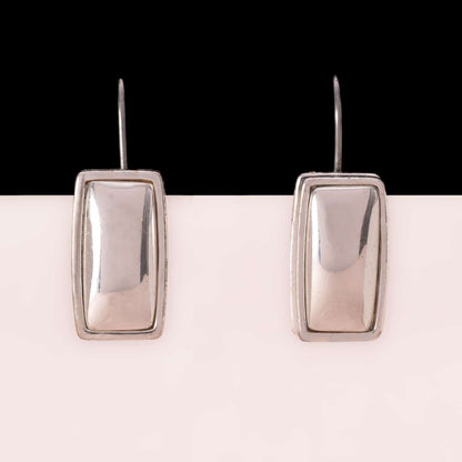 Napier-silberfarbene-Ohrringe-rechteckige-Hänger