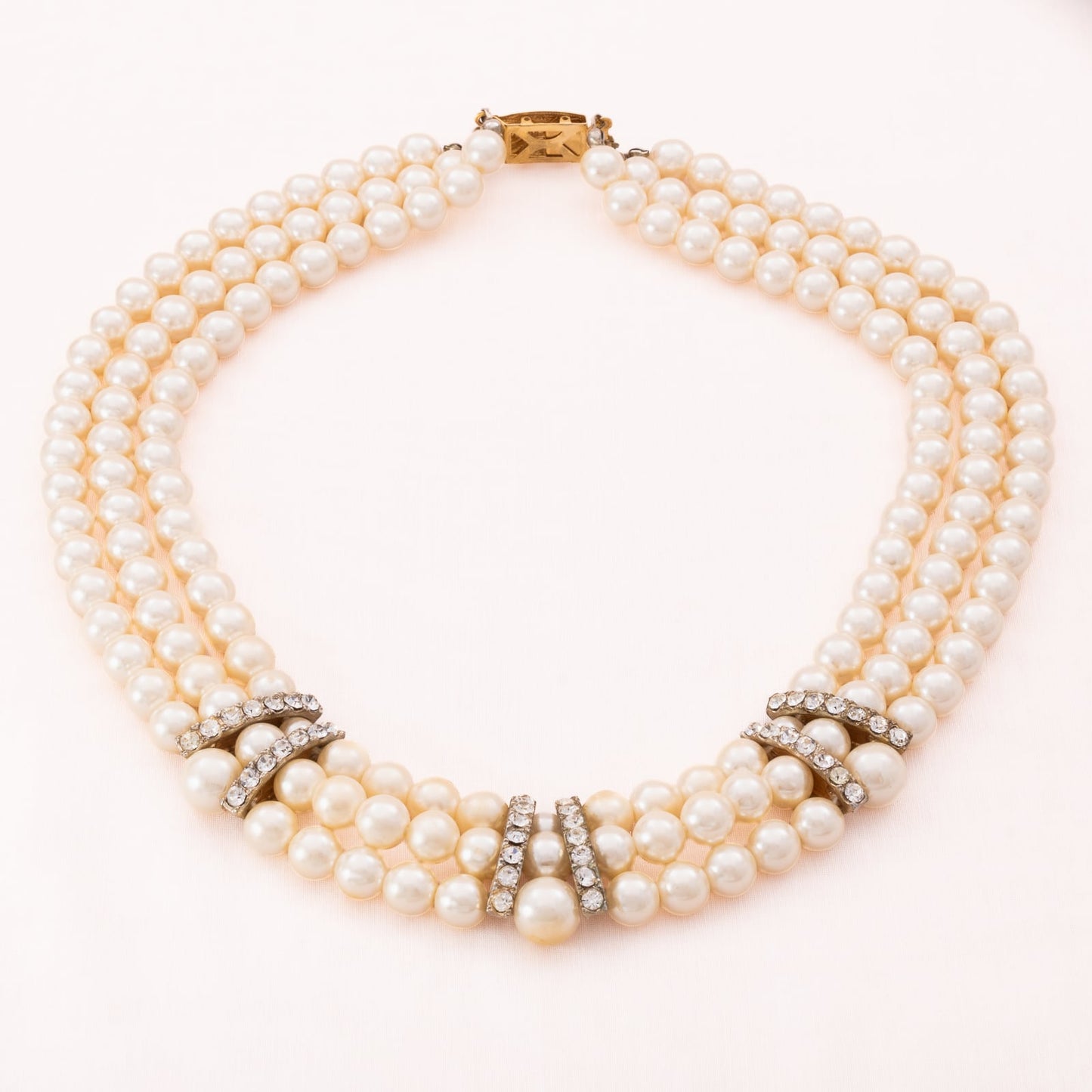 3-reihige-Perlenkette-mit-Strass-verziert