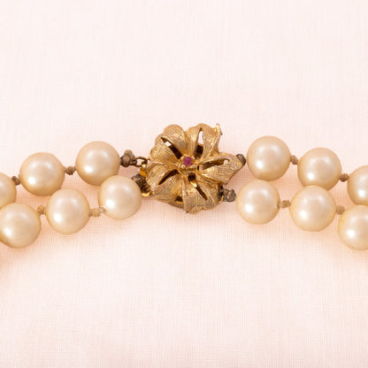 Vintage-Perlenkette-vergoldeter-Blumen-Verschluss