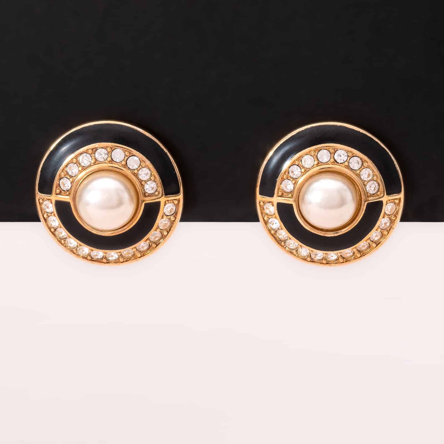 Swarovski-runde-Ohrringe-Perle-Kristalle-schwarze-Emaille