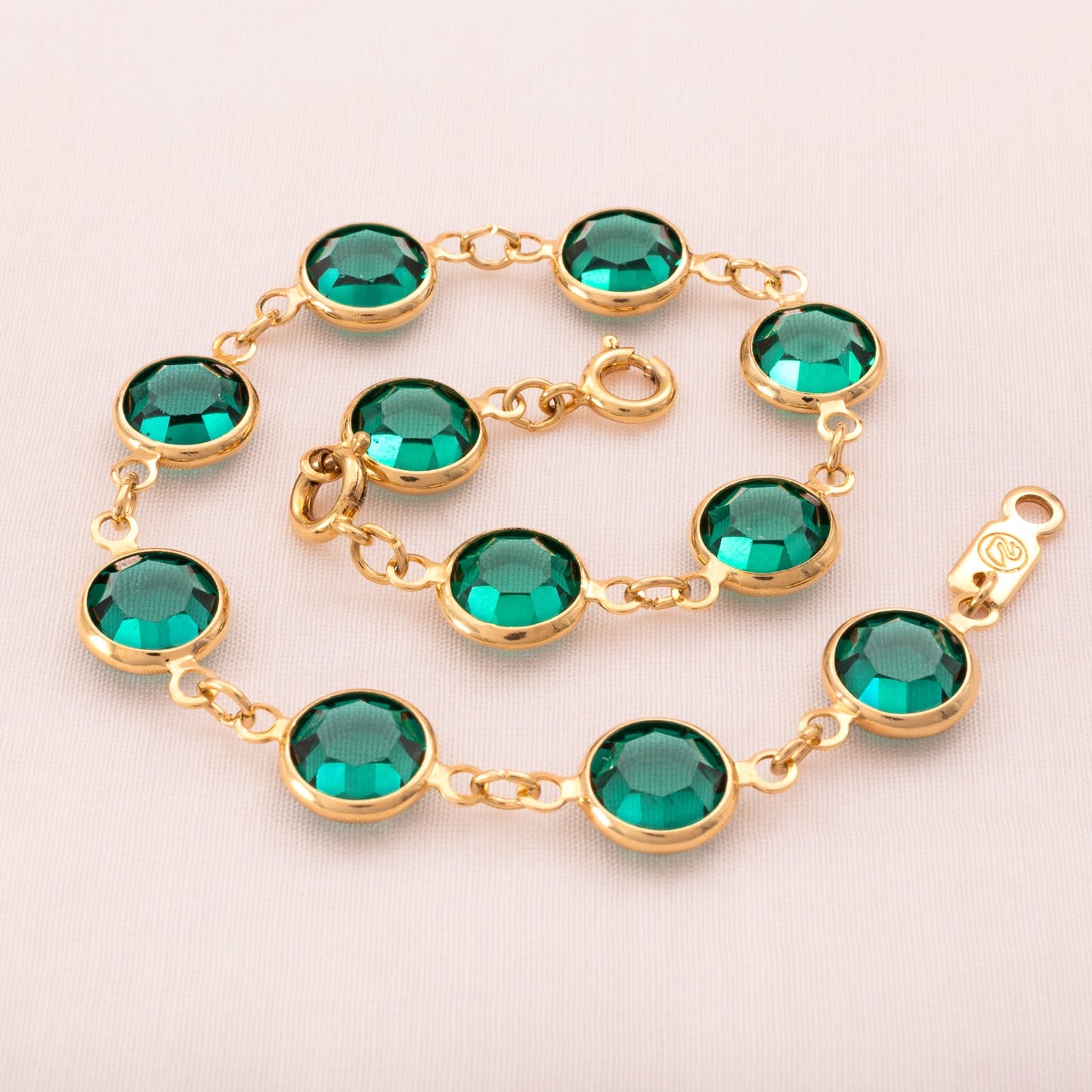 Swarovski-Armband-grüne-Kristalle-in-vergoldeter-Fassung