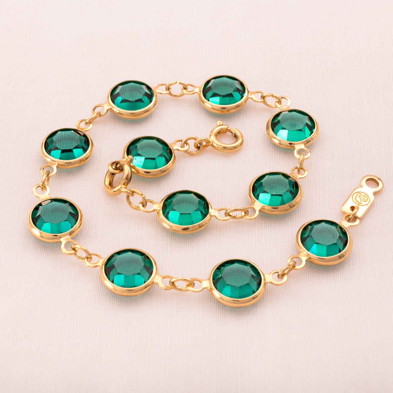 Swarovski-Armband-grüne-Kristalle-in-vergoldeter-Fassung