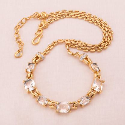Swarovski-Halskette-vergoldet-mit-eckigen-Kristallen-besetzt