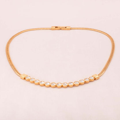 Swarovski-vergoldete-Halskette-rund-gefasste-Kristalle-Seitenansicht