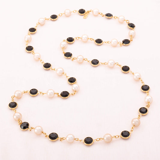 Swarovski-Perlenkette-mit-schwarzen-Kristallen