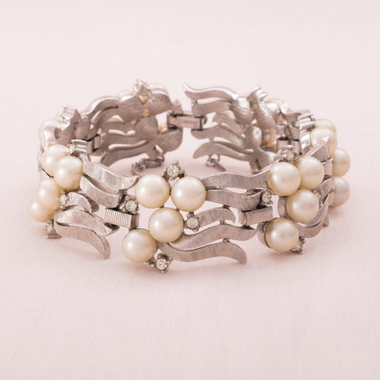 Trifari-Armband-silberfarben-mit-Perlen-und-Strass