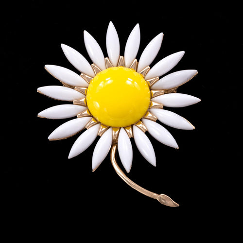 TRIFARI cheerful daisy brooch from the 1960s