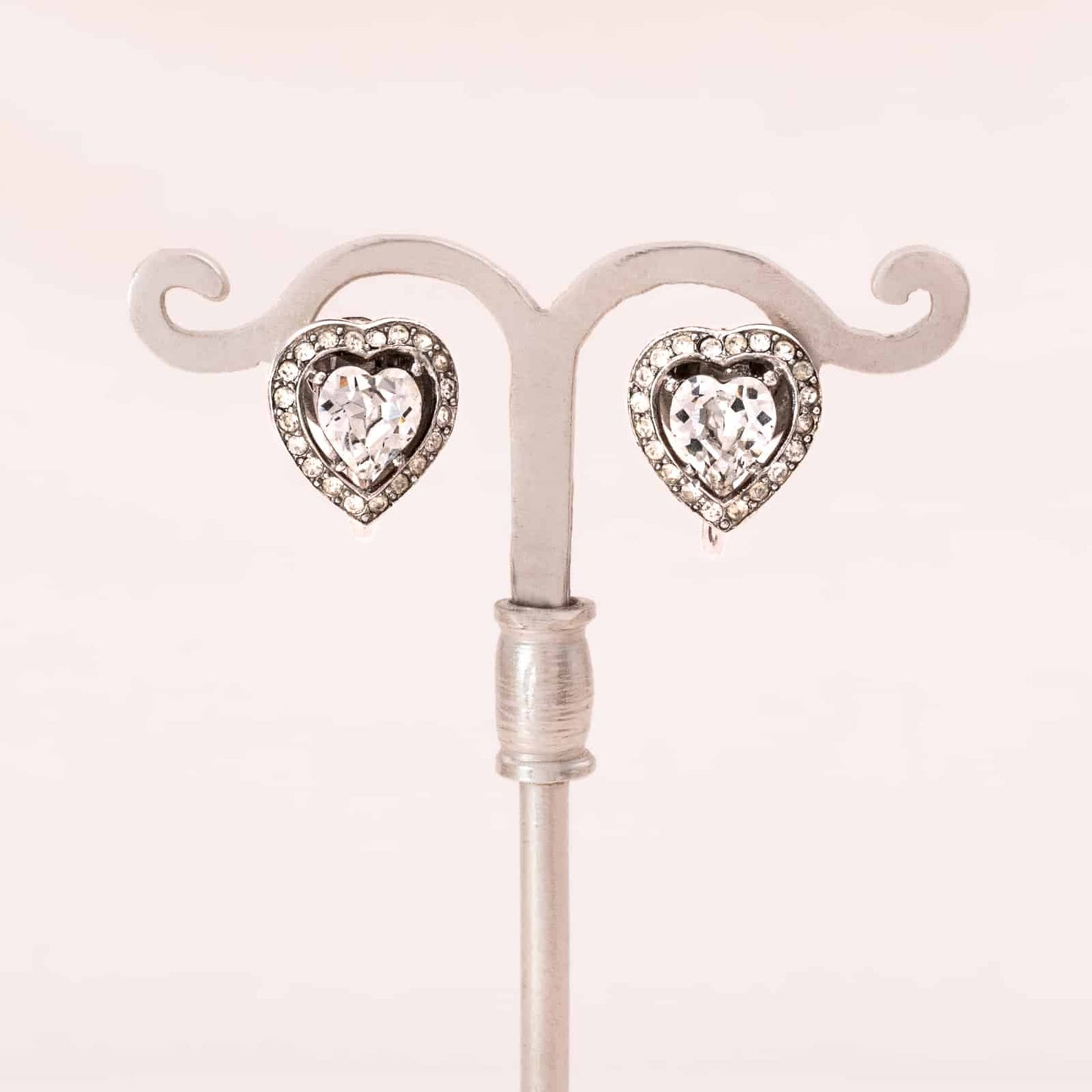TRIFARI classic heart screw-on earrings