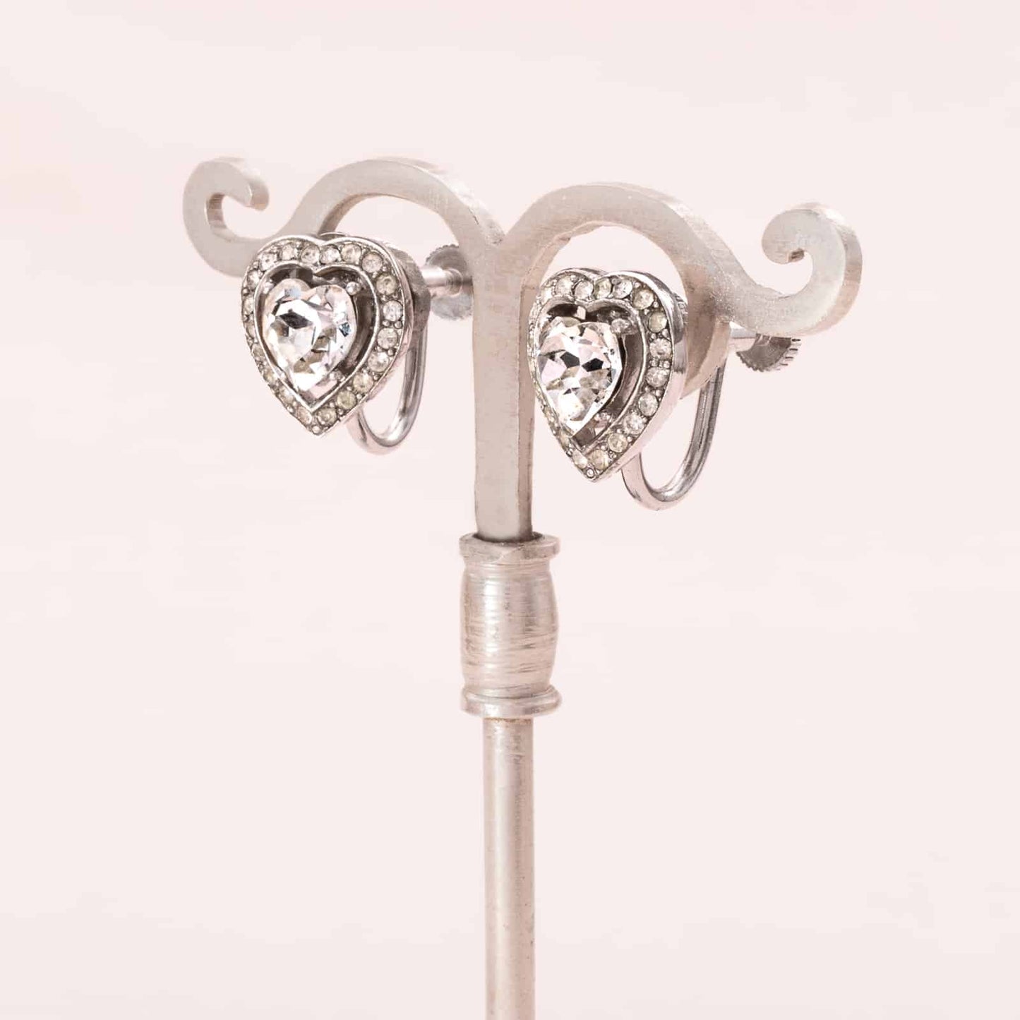 TRIFARI classic heart screw-on earrings