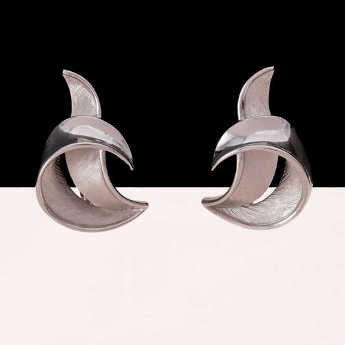 TRIFARI silver-tone leaves clip earrings
