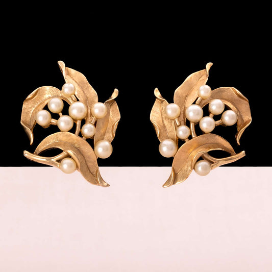 Trifari-Ohrclips-floral-vergoldet-Perlen