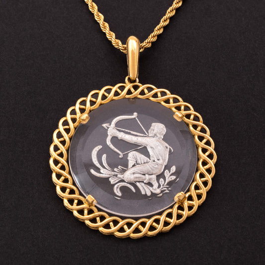 Trifari-Sternzeichen-Schütze-Anhänger-an-vergoldeter-Kordelkette