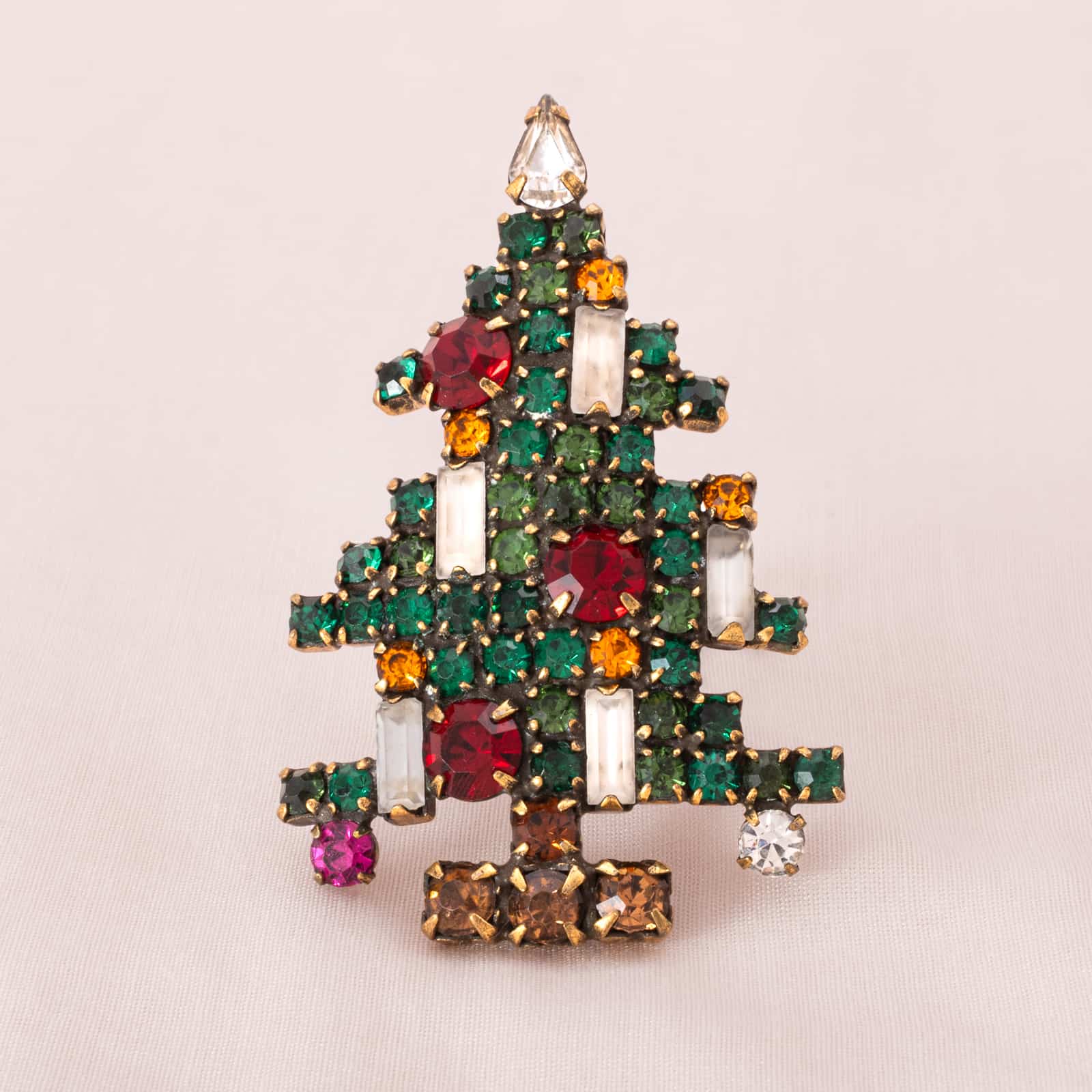 Vintage weiss christmas 2025 tree brooch