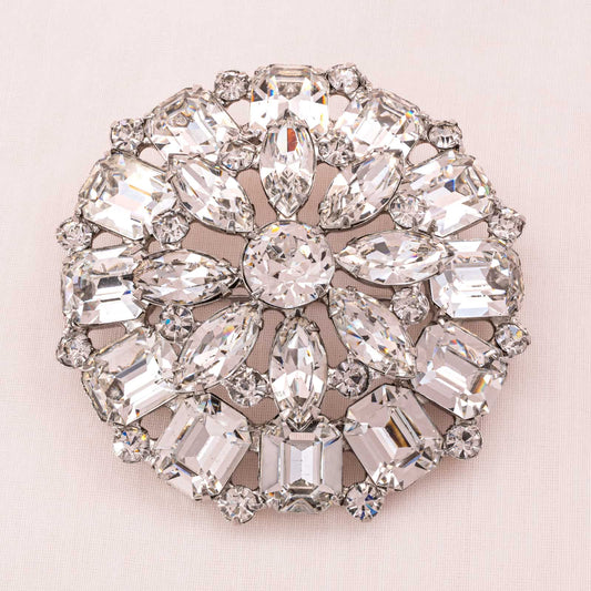 WEISS-große-Brosche-stark-glitzernde-Strasssteine