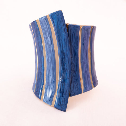 Breiter-Armreif-mit-blauen-Emaille-Streifen