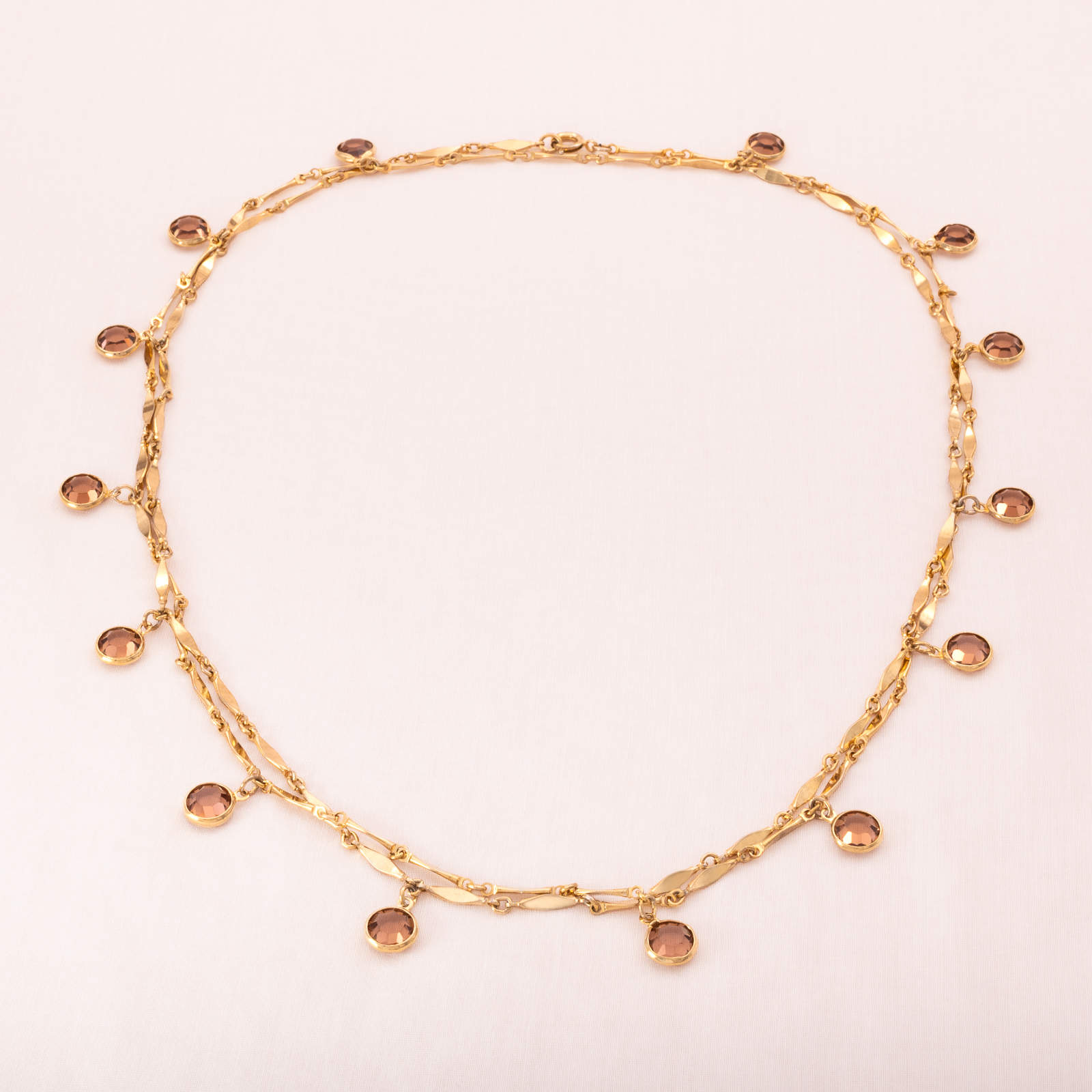 Lange-Halskette-vergoldet-beigefarbene-Kristalle-1990er