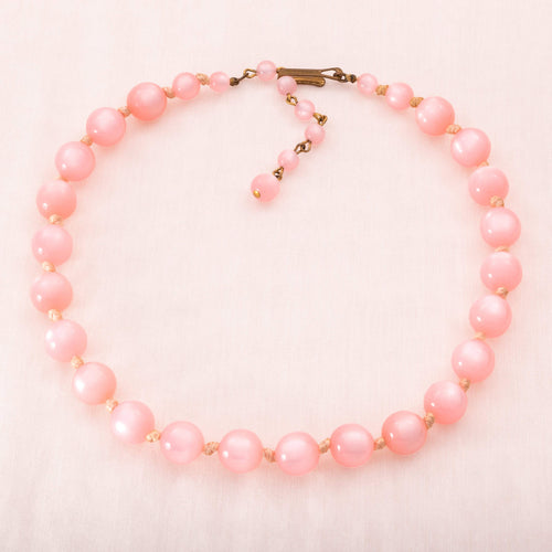 Vintage necklace from the 1950s with satin pink pearls