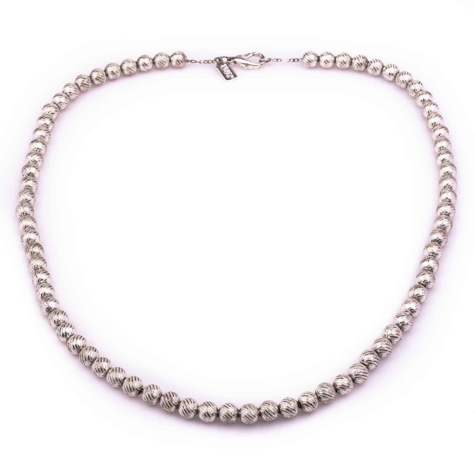 Metallperlenkette-strukturierte-silberfarbene-Perlen