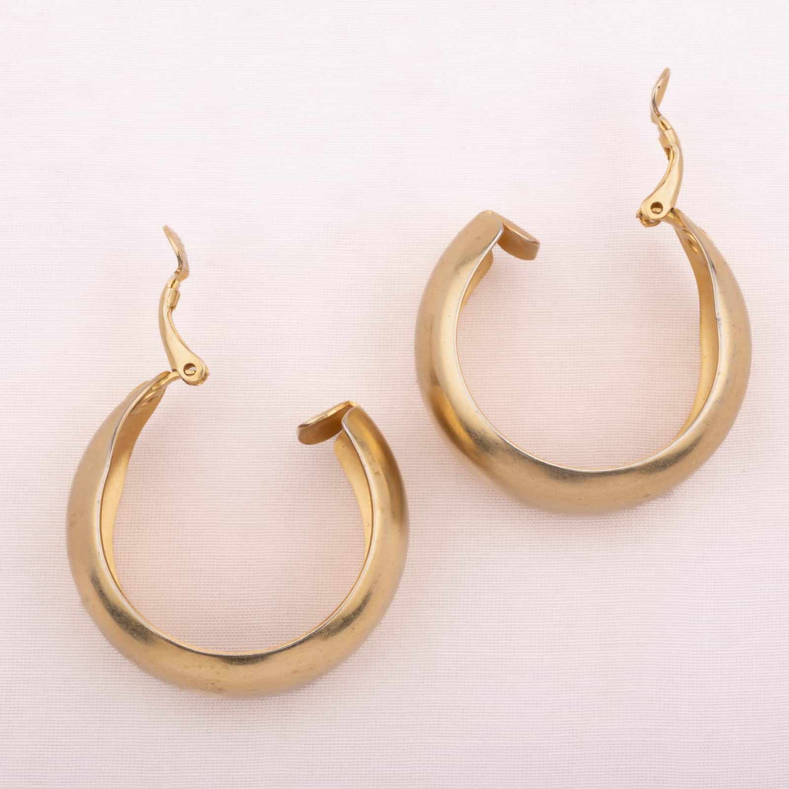 Hoop earrings clearance in the 90s