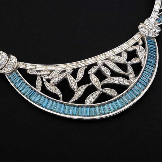 Strass-Collier-mit-blauen-Baguettesteinen